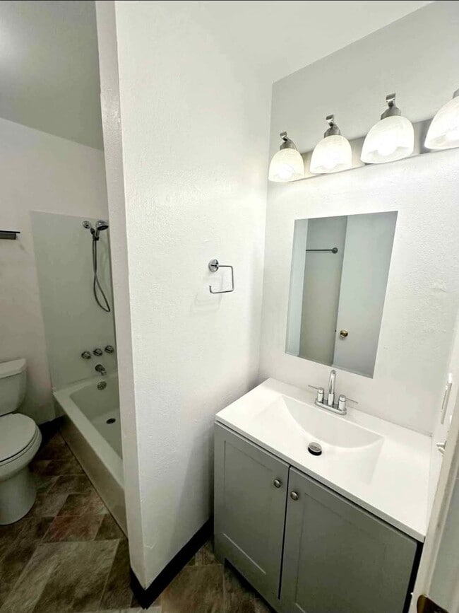 Photo - 301 E 46th Ave Unit 3