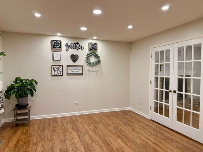 Photo - 2071 Madison Ave