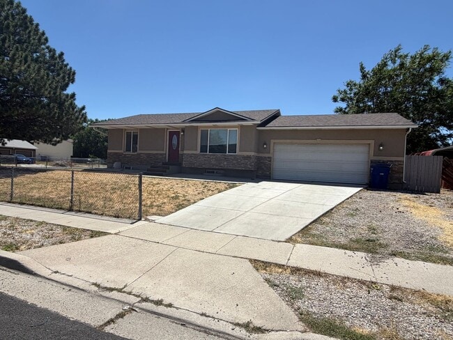 Photo - Spacious West Valley Home!!!
