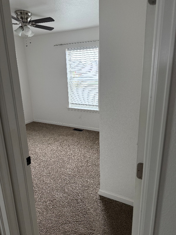 Building Photo - 2908 W 6th St Rental