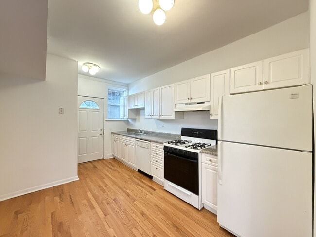 Photo - 4407 N Paulina St Unit G01C