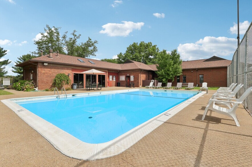 Seasonal Swimming Pool
