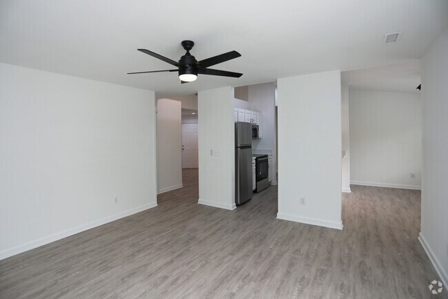 Photo - Crescent Oaks