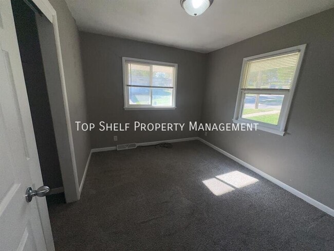 Photo - 2427 Welbeck Rd