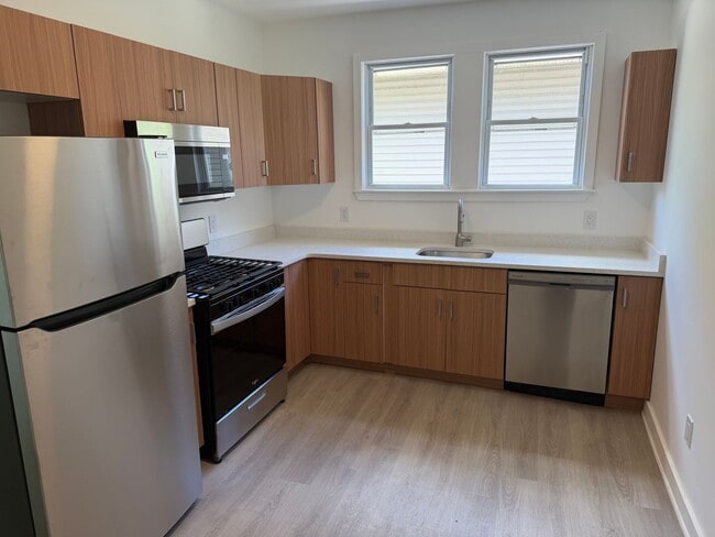 Building Photo - Beautifully Renovated 2-Bedroom, 2-Bathroom Home with Spacious Bonus Attic