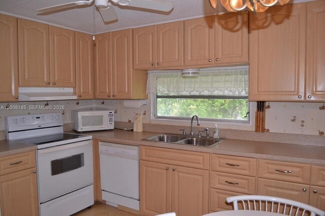 Photo - 1620 SW 64th Way