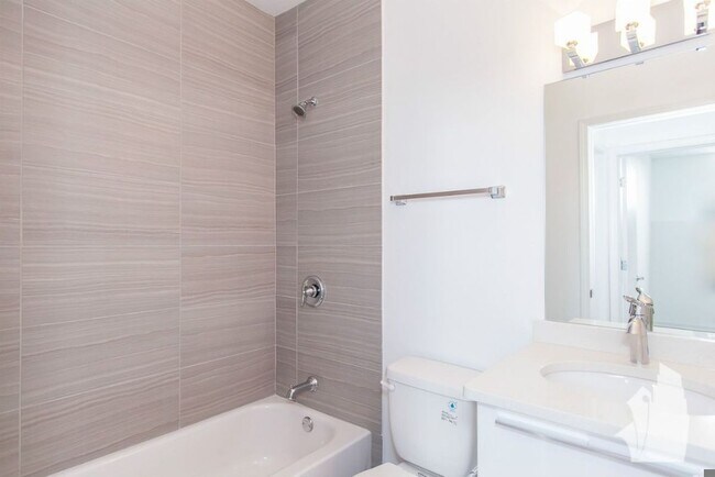 Photo - 2700 W North Ave