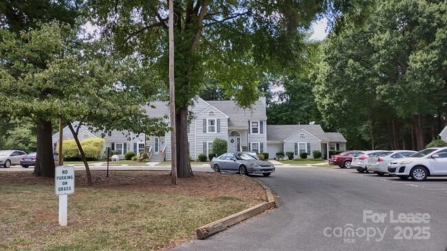 Photo - 1560 Hunt Club Ct