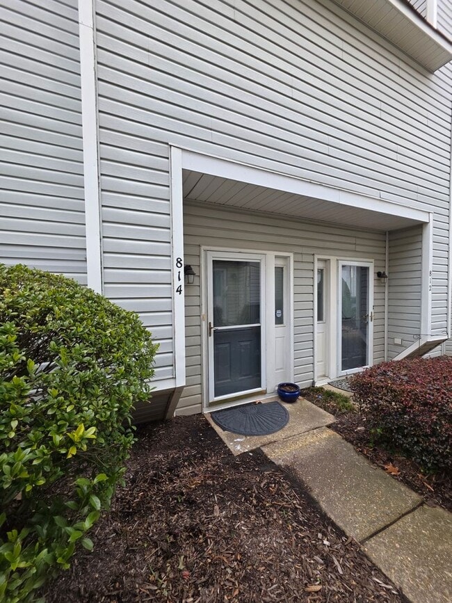 Photo - PEMBROKE CROSSING CONDOS