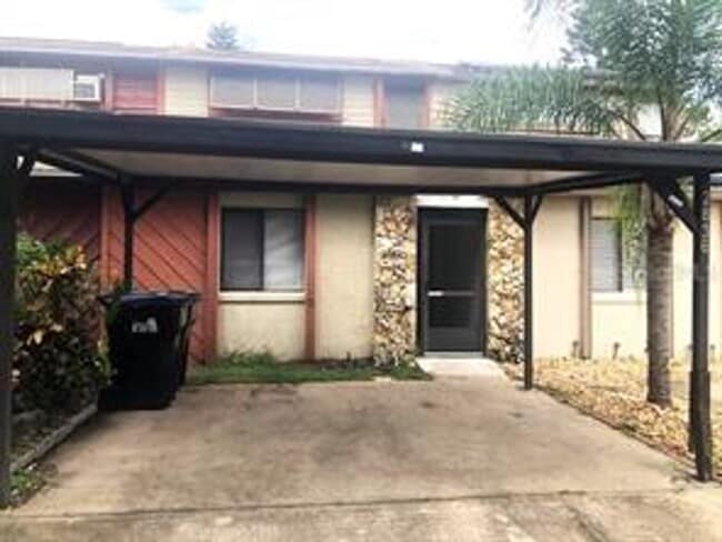Building Photo - 2 Bedroom /  2 Bath Townhouse in Orlando - Available Now!