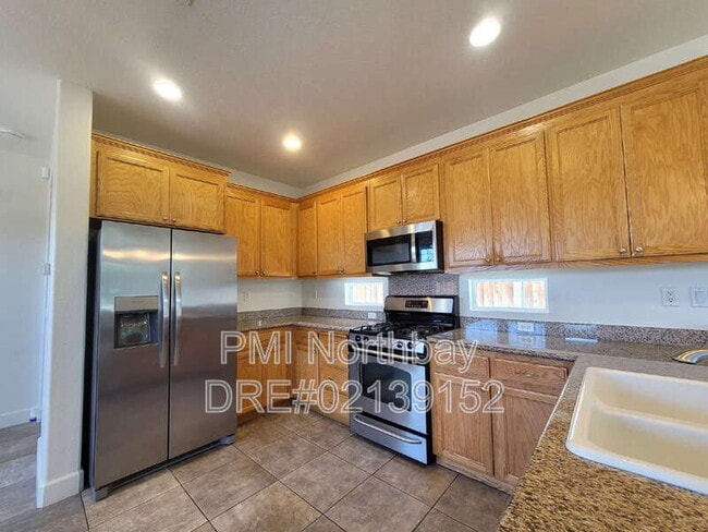 Photo - 481 Lexington Dr