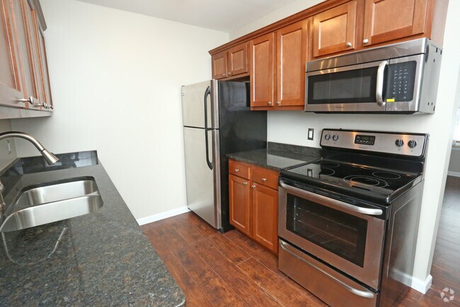 Crestview Estates - Crestview Estates Apartments