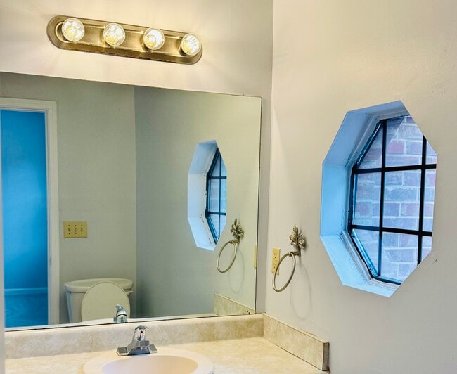 Photo - 2645 Parkside Way