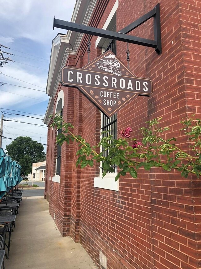 Photo - 25514 E Main St