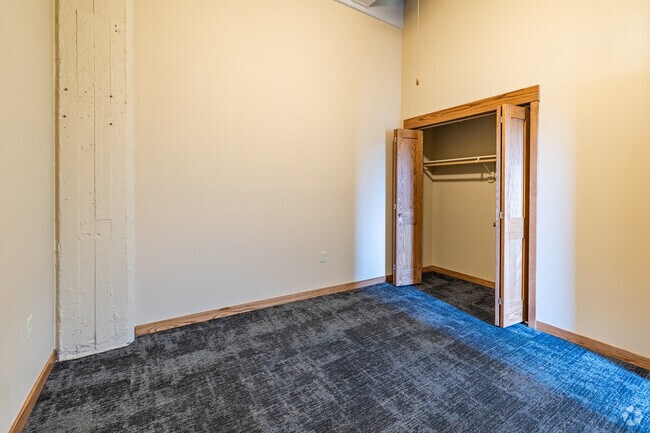 2Br, 2Ba - 1068Sqft Second Bedroom - Kansas Avenue Lofts