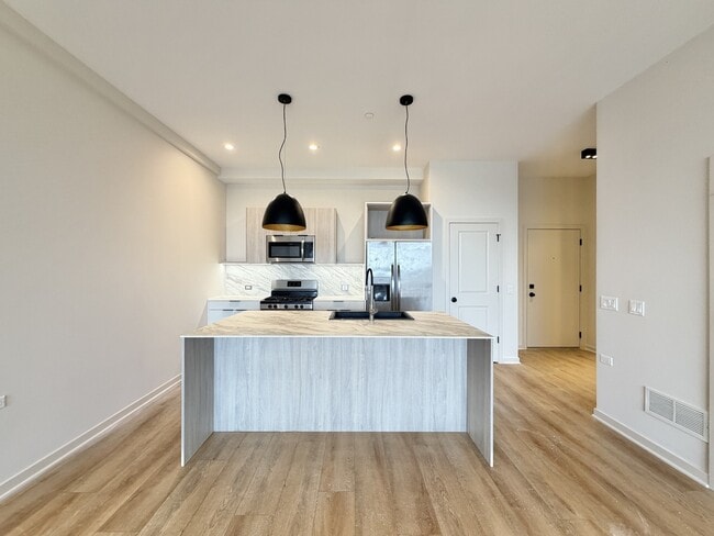 Photo - 3207 N Narragansett Ave Unit D704