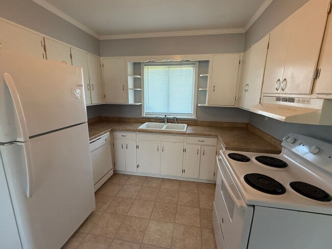 Photo - Charming 3 Bedroom, 2 Bath Home with Large Attached Shop in South Dalton