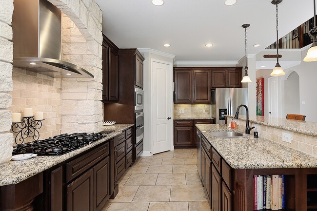 Photo - 47 Canoe Bend Dr