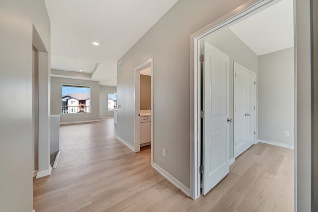 Photo - 8931 S 42nd St