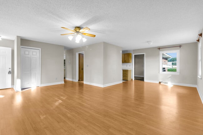 Photo - 209 McCoy Ave