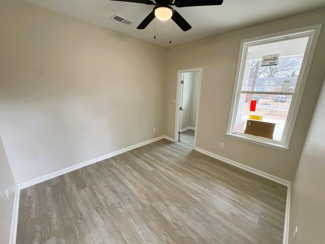 547 Berclair Rd