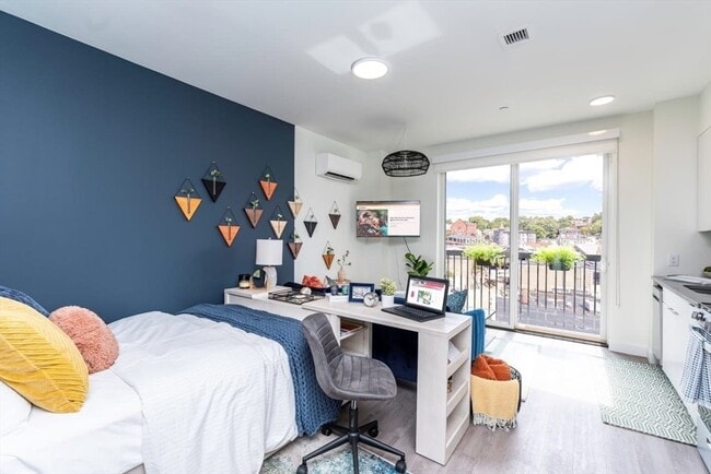 Building Photo - 346 Somerville Ave Unit 001