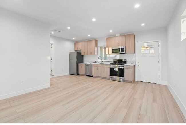 Photo - 8635 Le Berthon St