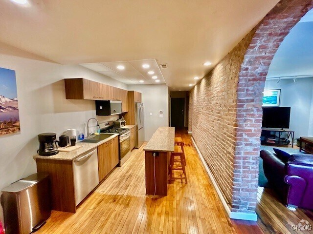 Building Photo - 309 S Franklin St Rental