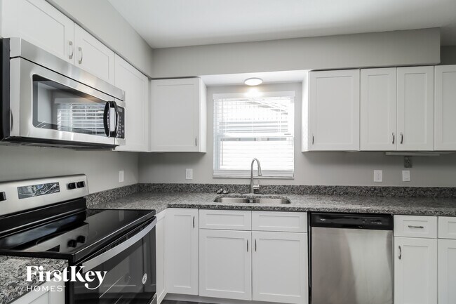 Photo - 550 Meadowvale Dr