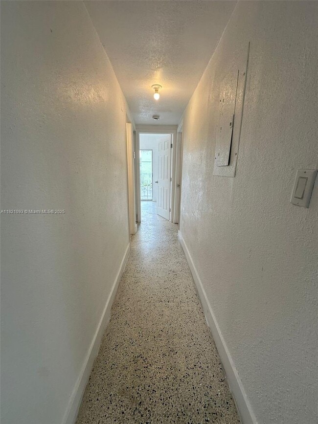 Photo - 921 SW 7th St Apartment Unit 2