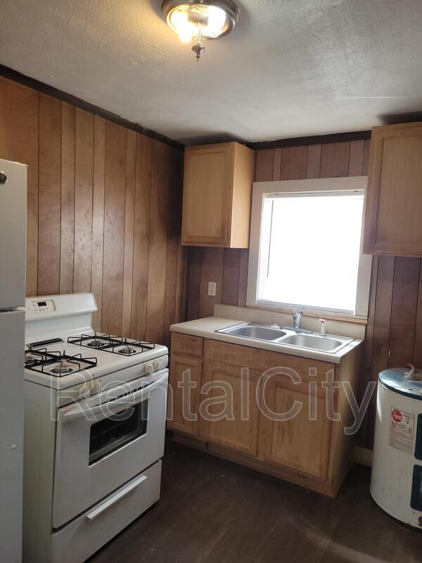 Photo - 156 Calcutt Ave