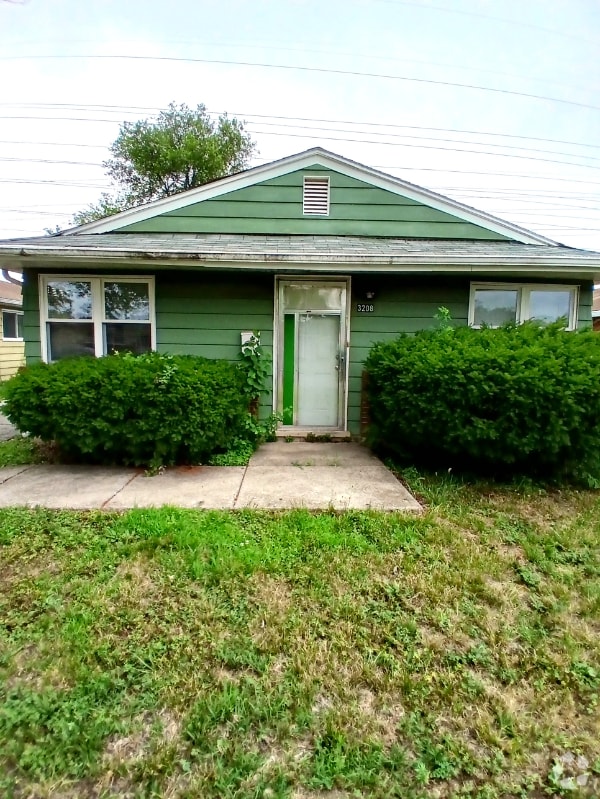 Building Photo - 3208 Nelson Ave Rental