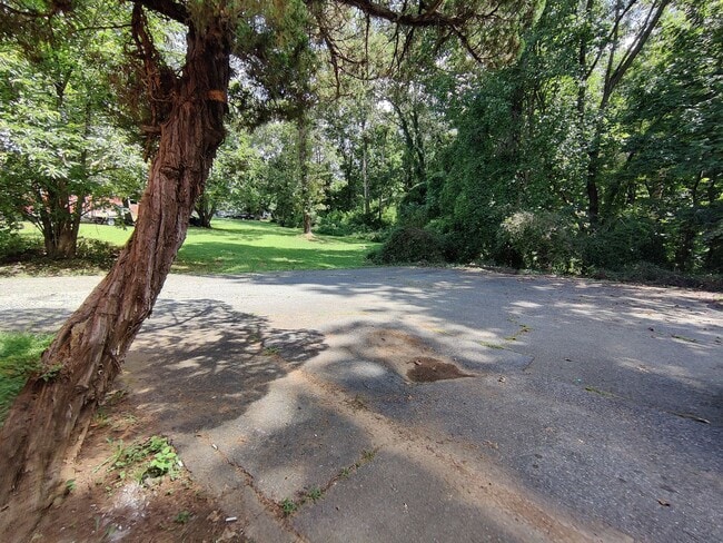 Photo - Fully Furnished 1 bedroom / Garden Apartment / Utilities included Travel Nurse Special Unit C