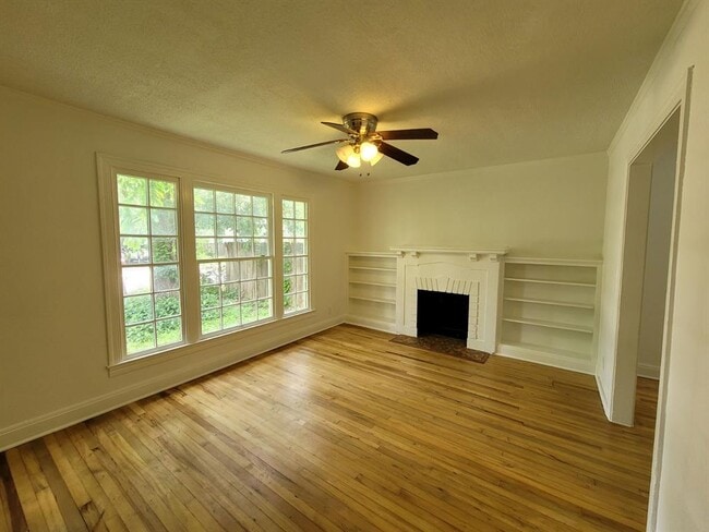 Photo - 2606 Canterbury St