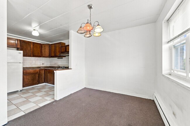 2025 W Granville Ave