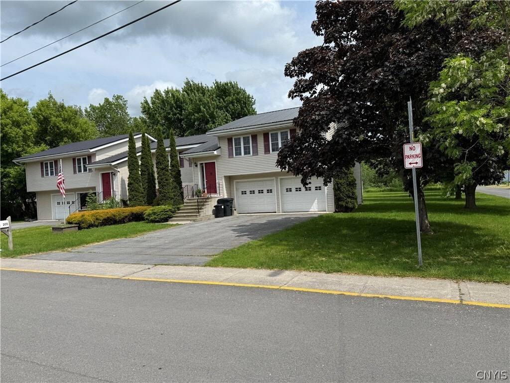 Photo - 205 Woolsey St