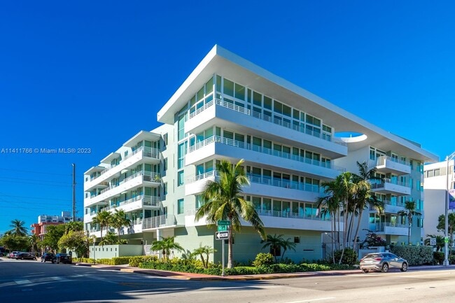 Photo - 7800 Collins Ave Unidad 202 Rental