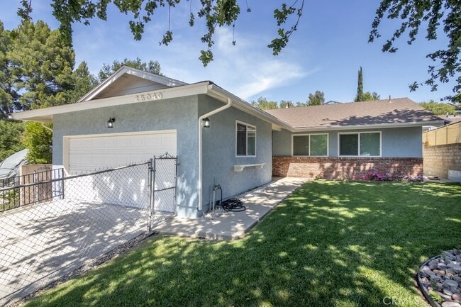 Building Photo - 25040 Everett Dr