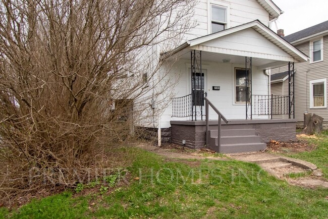 Photo - 2103 17th St NE