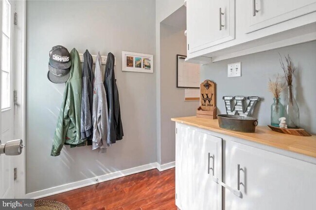 Photo - 2016 Oakford St