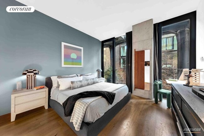 Photo - 325 W Broadway