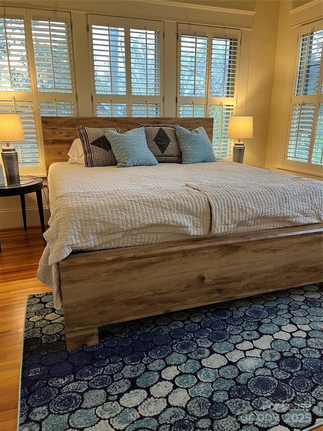 Photo - 2615 Sharon Rd