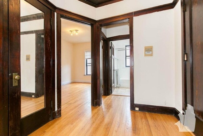 Photo - 2417 N Sawyer Ave Unit 2428-2E