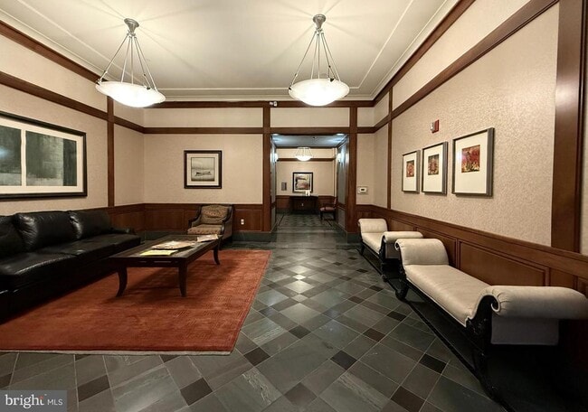 Building Photo - 515 9th St NW Unit 3E