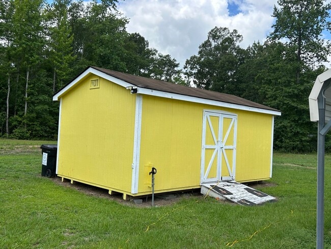 Photo - 23640 Riverton Rd