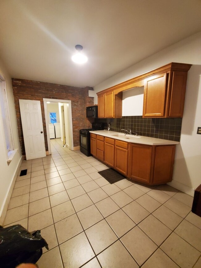 Photo - Spacious 3 Bedroom 1.5 Bath Brick Home