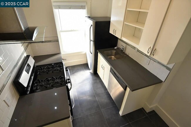 Photo - 3040 Telegraph Ave Unidad 4