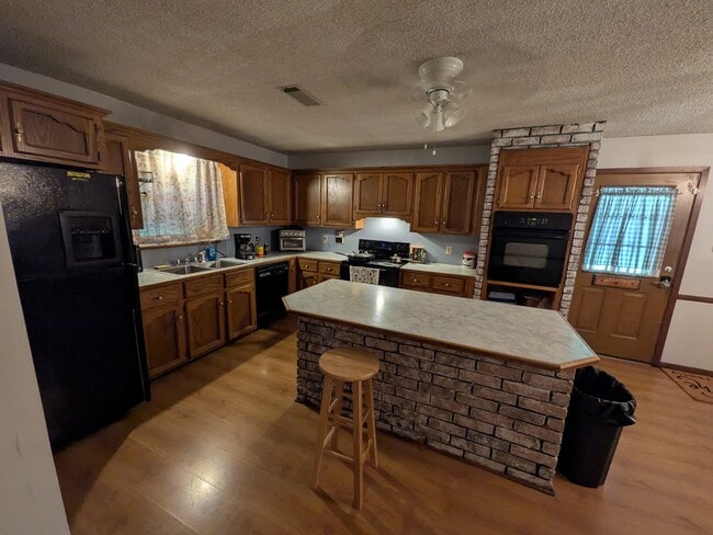 Photo - 7760 Westlake Rd