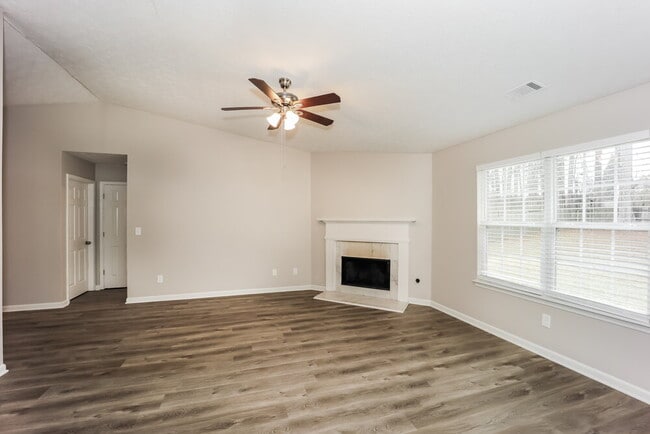 Photo - 235 Sandstone Dr