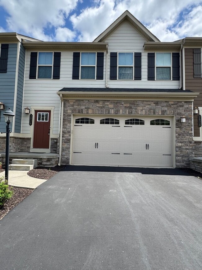 Building Photo - Beautiful 3 Bedroom 3.5 Bath in Sewickley, PA!